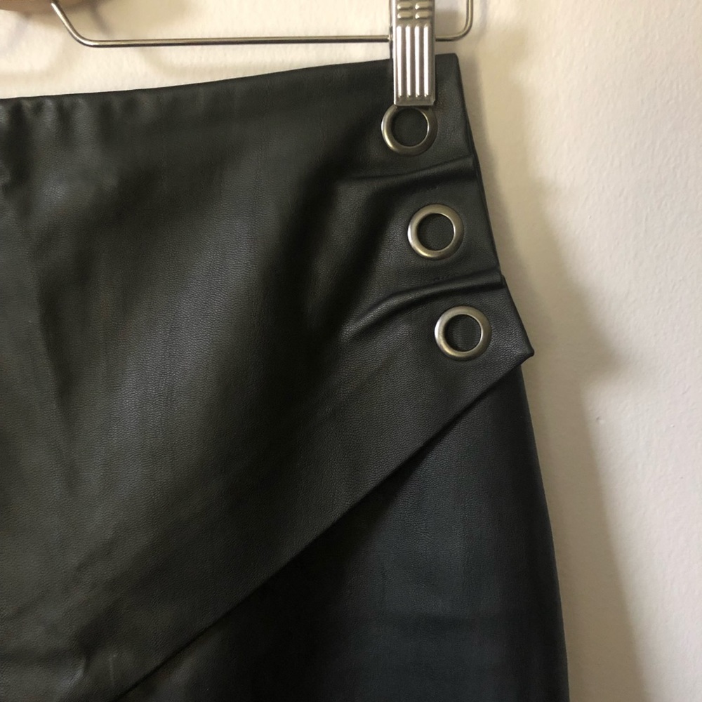 Express leather skirt